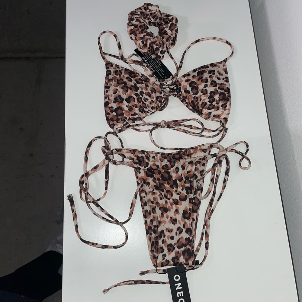 One One Triangle bikini M top, XS bottom leopard with Matching Scrunchie